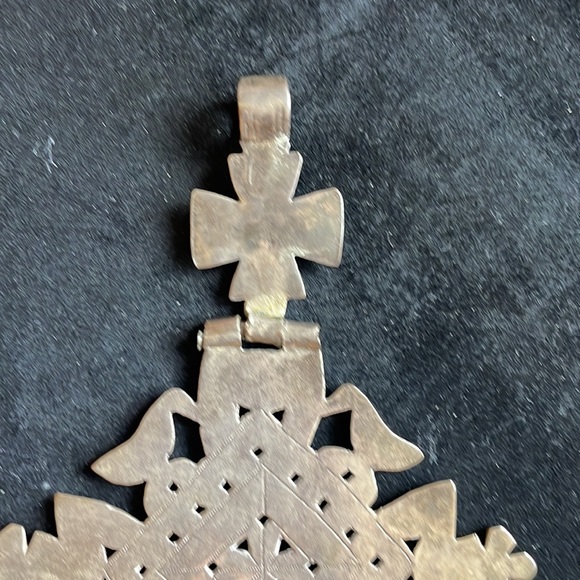 Cross figure, Approximately 5 1/4 inches no chain or cord included for this item - Picture 12 of 12